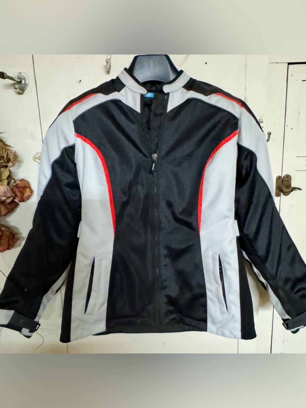 SEDICI Motorcycle  Women's Black and Gray Jacket with Red Accents Brand New 🆕
